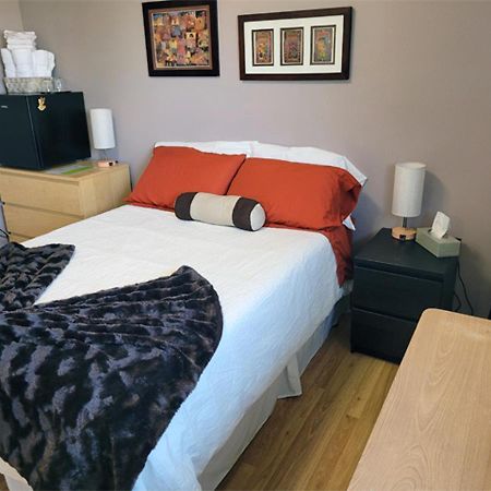 The Dewberry Homestay B&B Edmonton Esterno foto